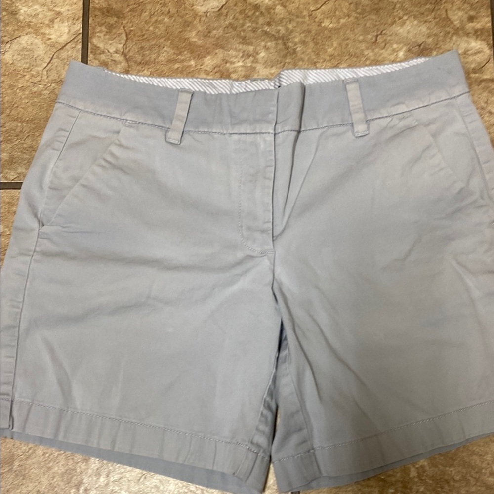 Tommy Hilfiger Size 4 Gray Bermudas with Flat-Front Design Preppy Spring Golf